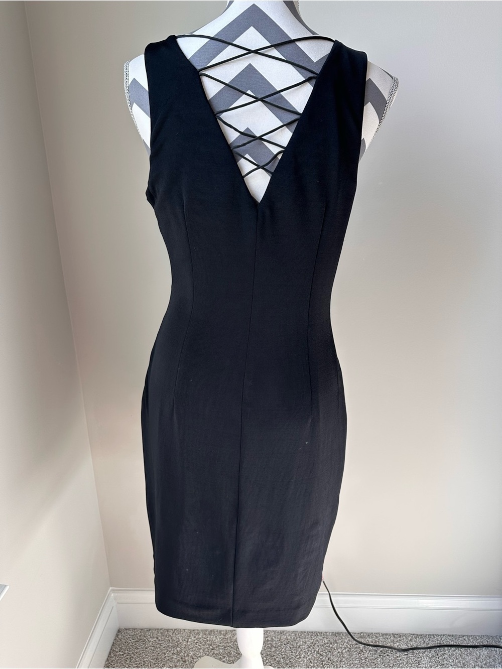 Lauren Ralph Lauren Criss Cross Strappy Back Bodycon Little Black Dress Size 10